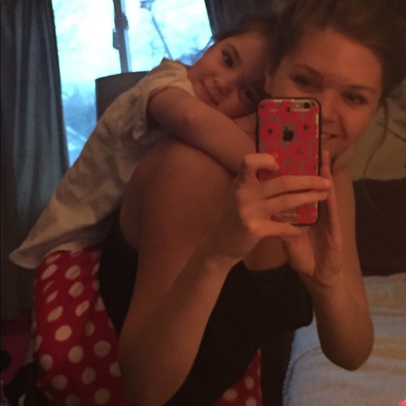 Meet your Posher, Alysia - Picture 2 of 2